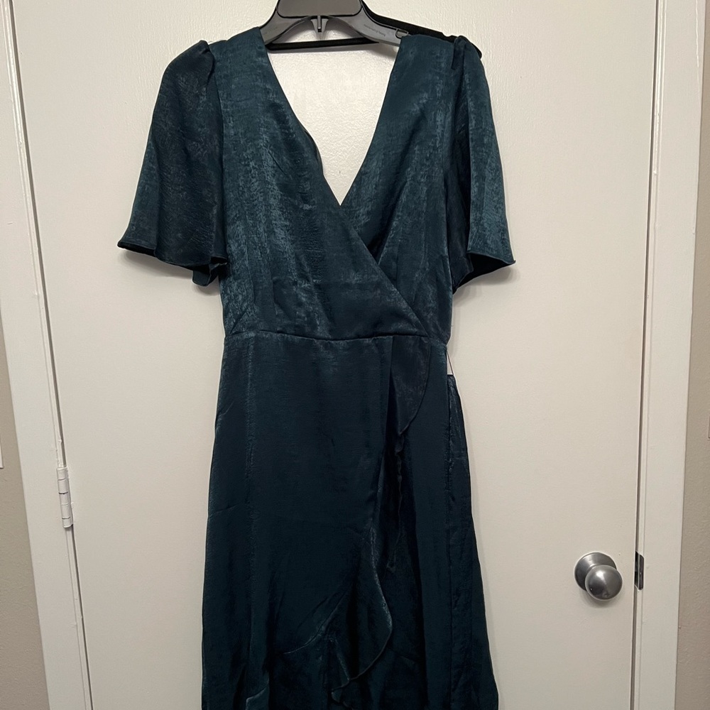 Lulus emerald green midi dress